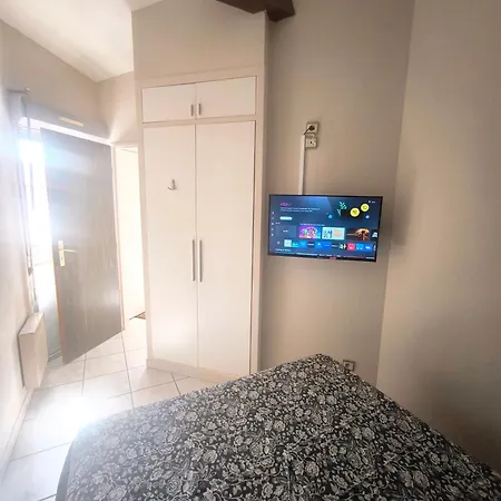 Holiday home Maison Climatisee 6 Pers Avec Piscine Surveillee, Et Port A 5 Min A Pied, Terrasse, Wifi Saint-Cyprien (Pyrenees-Orientales)